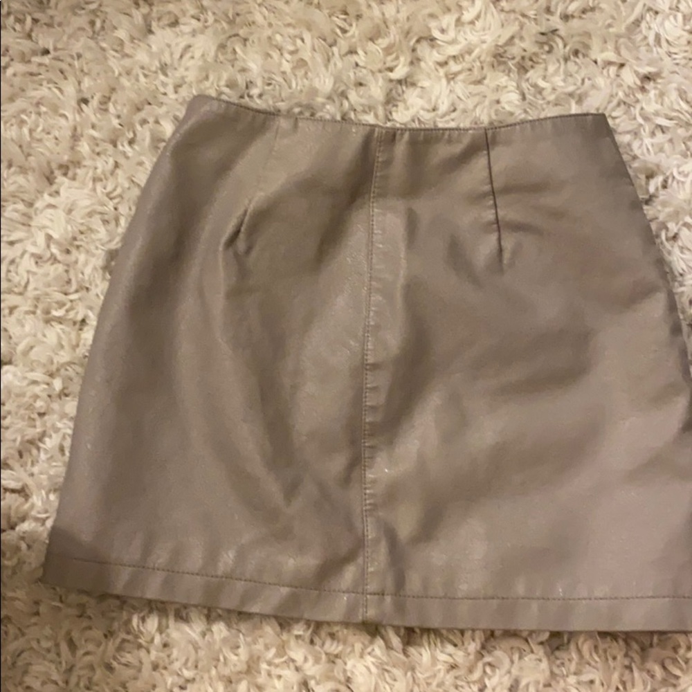 Mini skirt - Picture 2 of 5